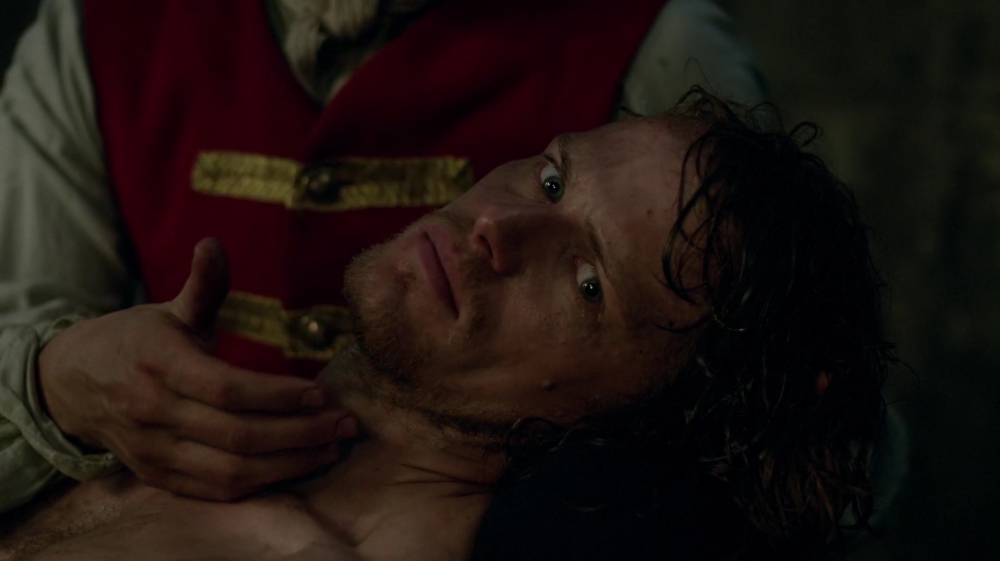 ¿Por qué 'Black Jack' Randall viola a Jamie Fraser? Outlander-s01e16-to-ransom-a-mans-soul-1080p-mkv_000854188