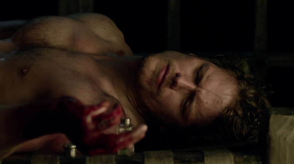 ¿Por qué 'Black Jack' Randall viola a Jamie Fraser? Outlander-s01e16-to-ransom-a-mans-soul-1080p-mkv_002621995