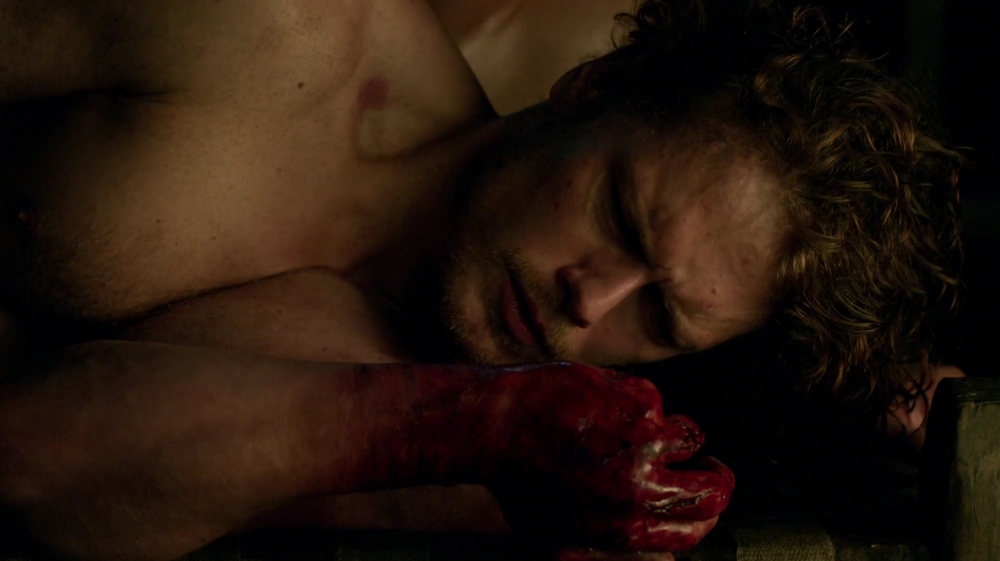 ¿Por qué 'Black Jack' Randall viola a Jamie Fraser? Outlander-s01e16-to-ransom-a-mans-soul-1080p-mkv_002730103