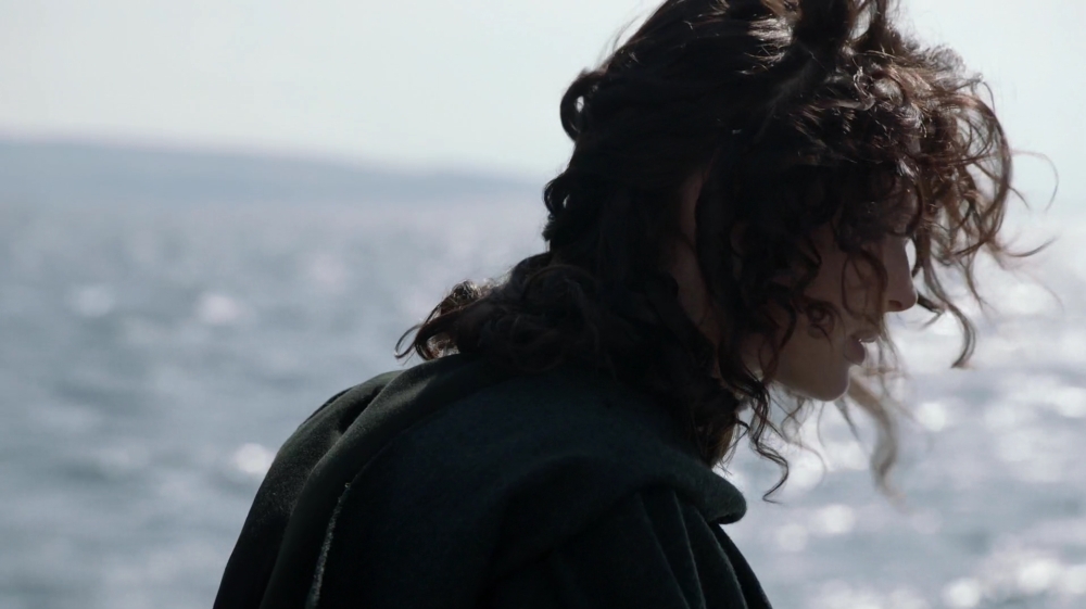 ¿Por qué 'Black Jack' Randall viola a Jamie Fraser? Outlander-s01e16-to-ransom-a-mans-soul-1080p-mkv_003150523